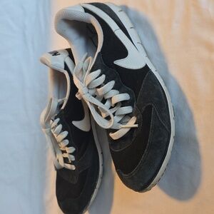 Nike Athletic Shoes Women's Size 6.5 Black and White Lace Up